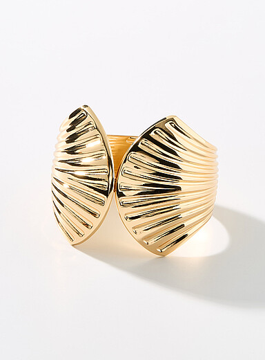 Le bracelet manchette coquillages