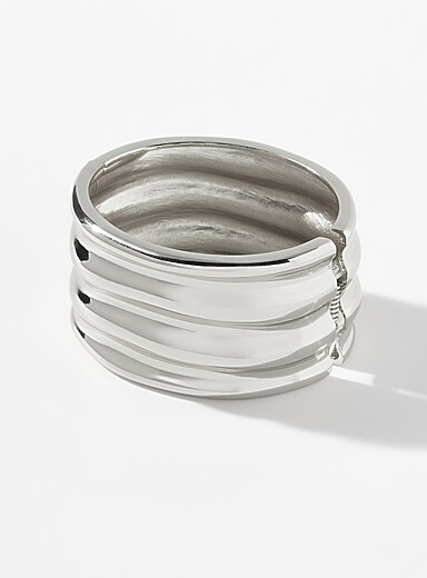 Wavy wide silver bangle