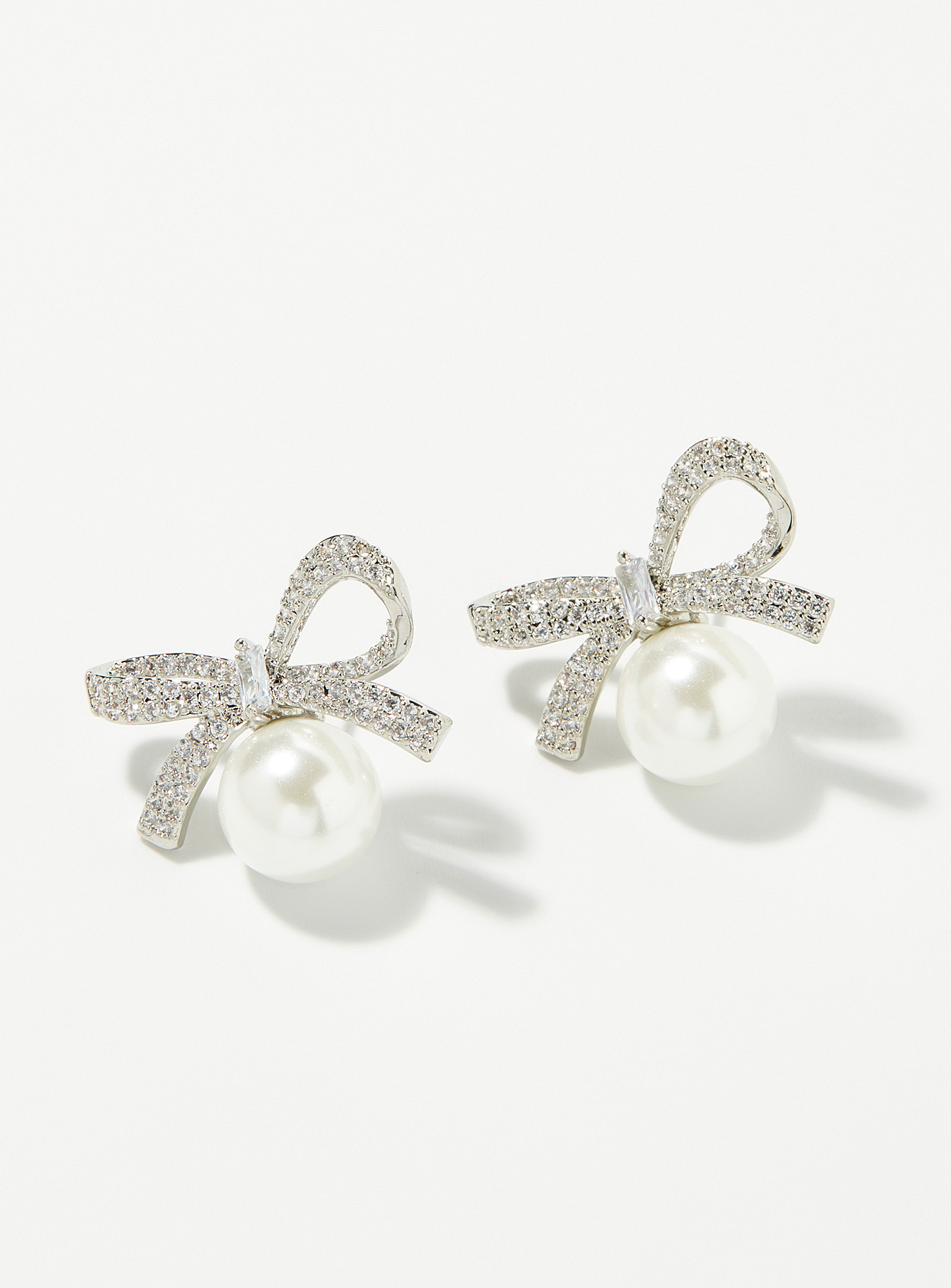 Simons - Women's Pearl and bow earrings