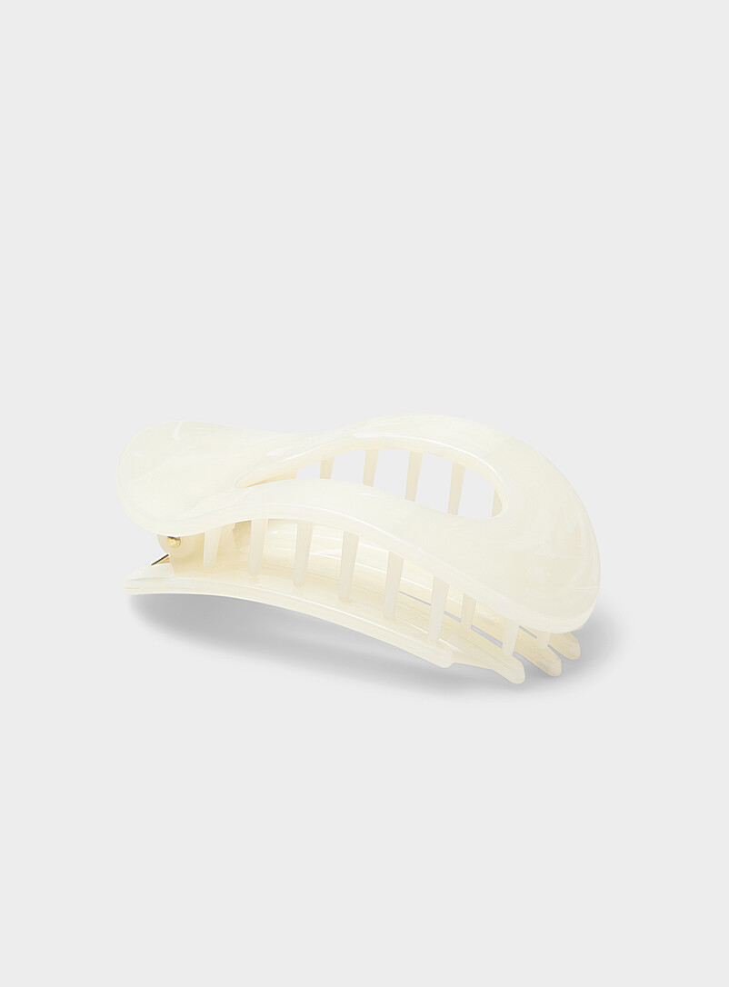 Colourful wide-tooth openwork clip product image (primary)