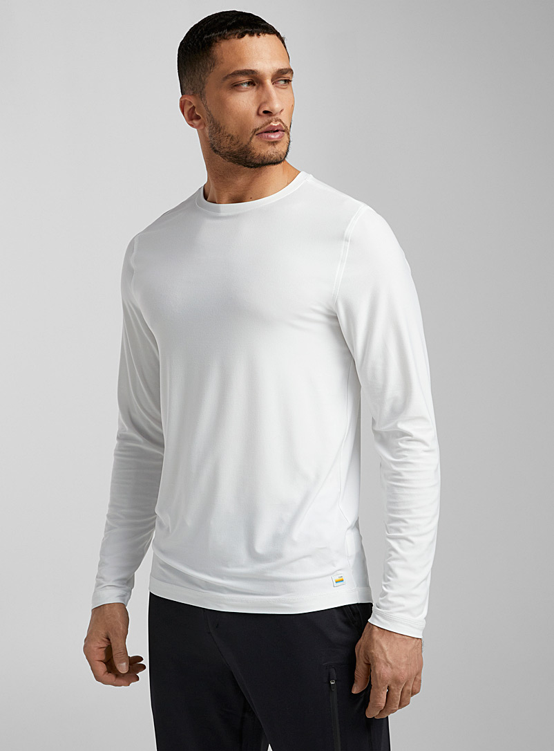 Vuori White Strato ultra-soft long-sleeve T-shirt for men