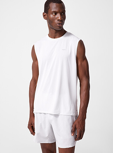 Le t-shirt microperfor&eacute; sans manches Strato