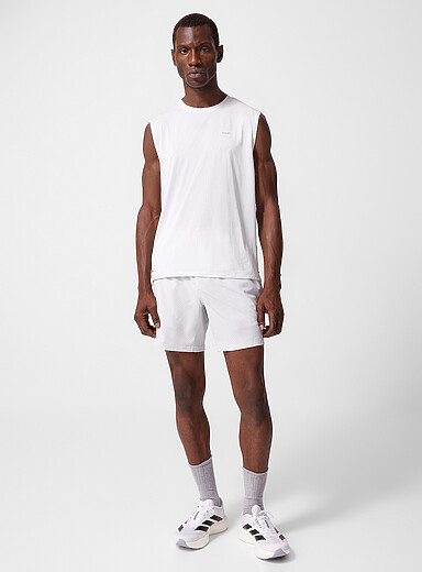 Kore micro-perforated short <b>Inseam: 5" (13 cm)</b> Built-in bike short