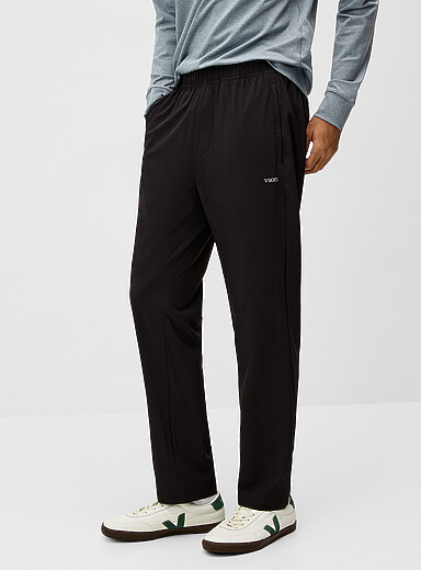 Vuori: Le pantalon polyvalent Kore Noir pour homme