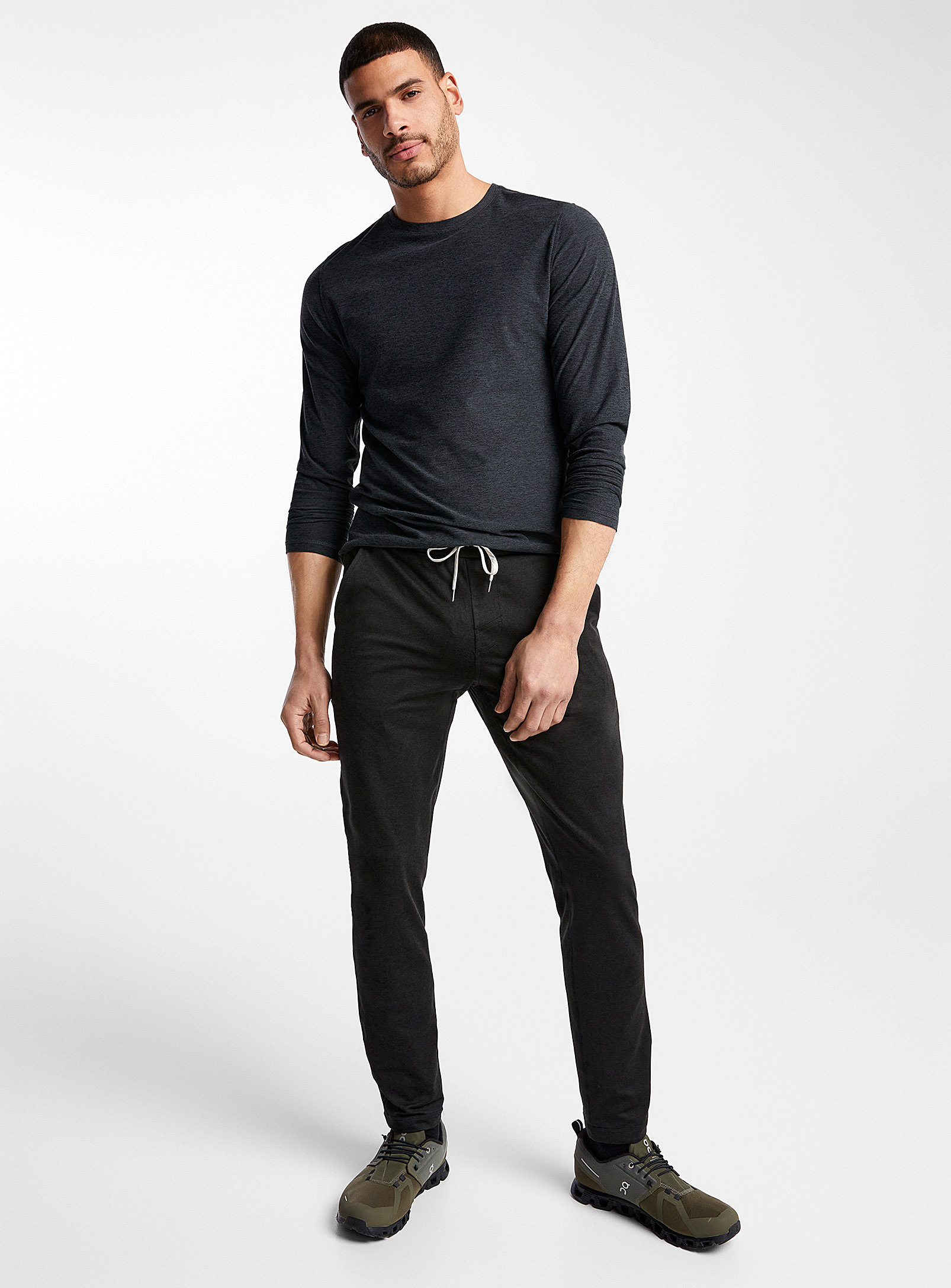 Vuori - Ponto ultra-soft track pant (Men, Black, SMALL)