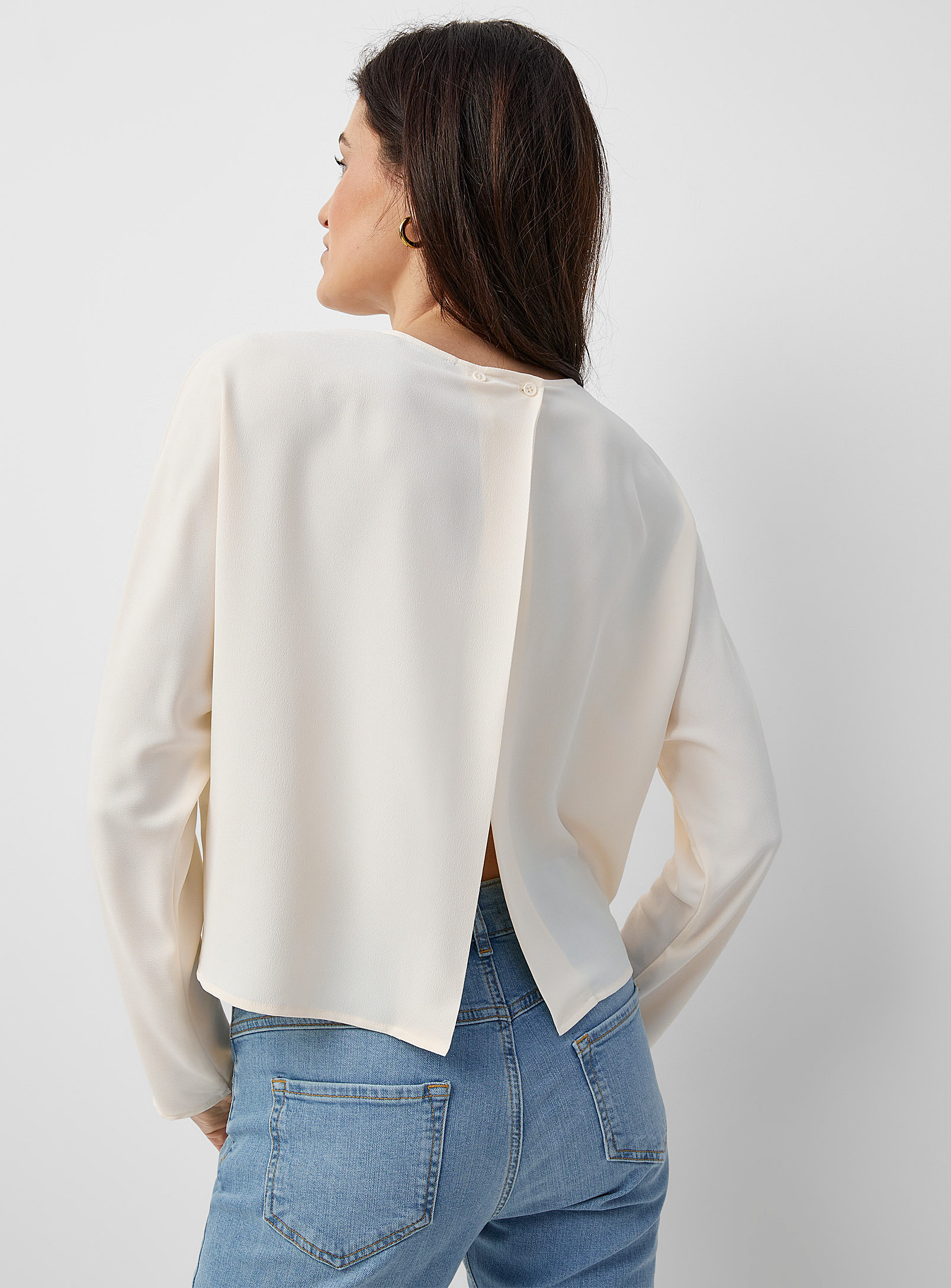 Sisley - Women's Open-back flowy blouse