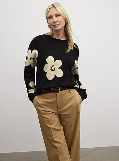 Contemporaine: Le chandail bross&eacute; jacquard floral Noir &agrave; motifs pour femme