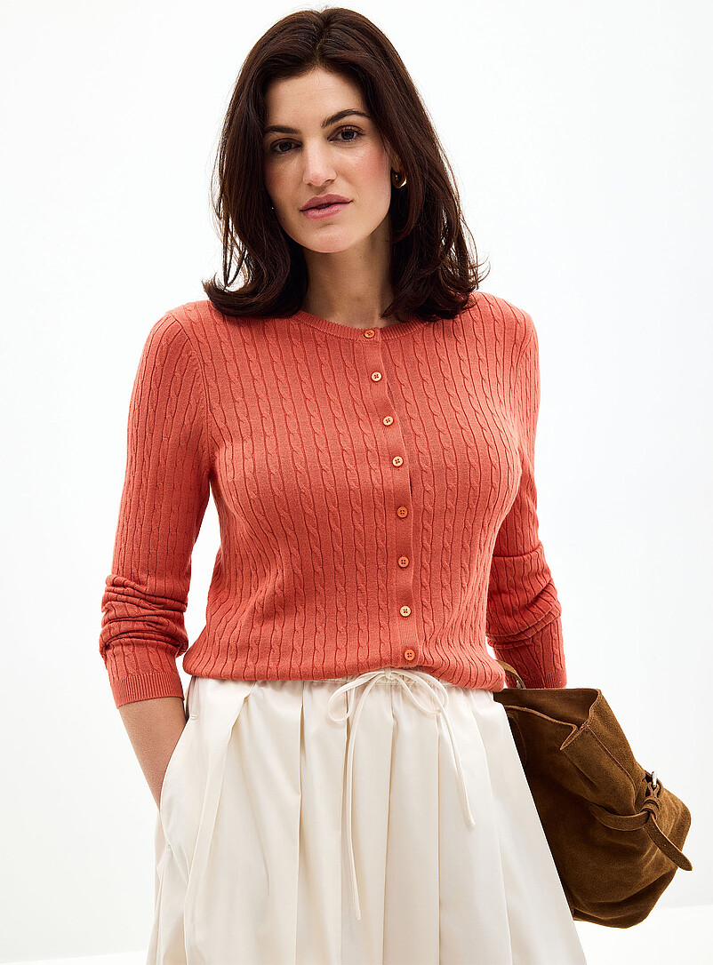 Contemporaine: La cardigan tricot fluide c&acirc;bles torsad&eacute;s Lilas pour femme