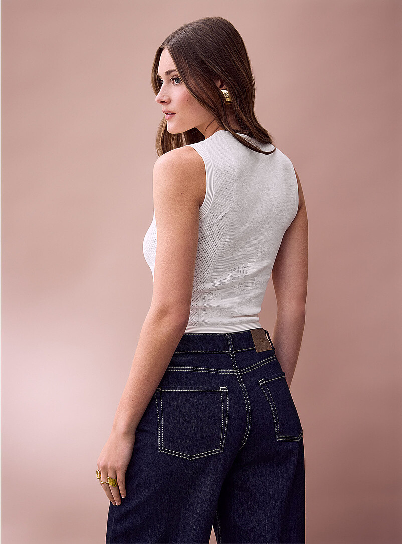 Ic&ocirc;ne: La camisole &eacute;court&eacute;e motif de rose Blanc cass&eacute; pour femme