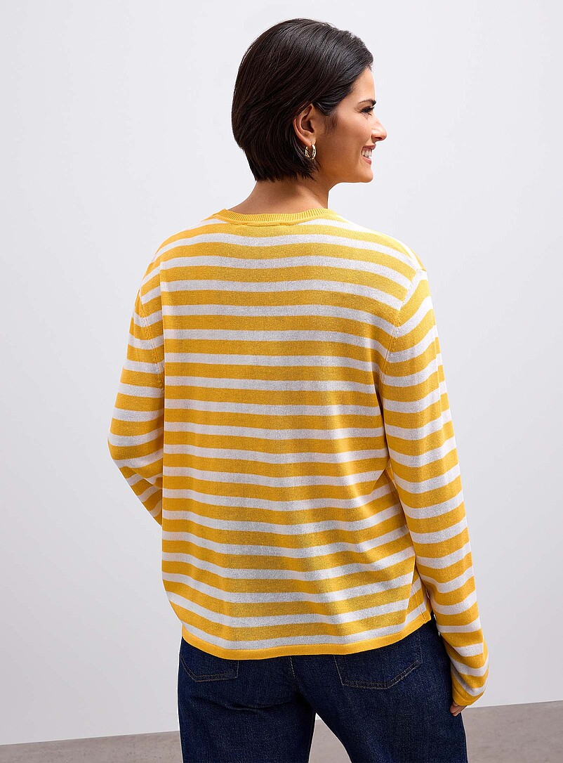 Contemporaine: Le chandail d&eacute;contract&eacute; &agrave; rayures Jaune &agrave; motifs pour femme