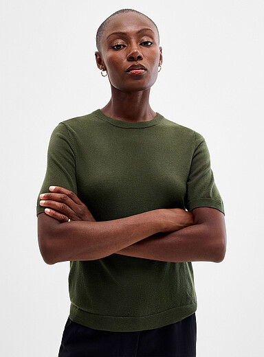 Short-sleeve crew-neck merino wool sweater