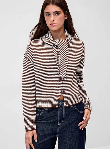 Twik: Le cardigan ray&eacute; foulard assorti Brun &agrave; motifs pour femme