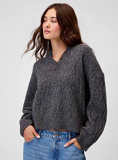 Twik: Le chandail col boutonn&eacute; pure laine Charbon pour femme