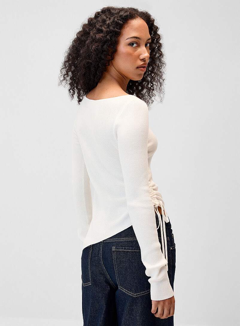 Asymmetrical hem ruched sweater product image 3