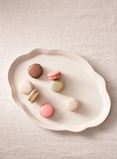 Le plateau de service r&eacute;tro en porcelaine