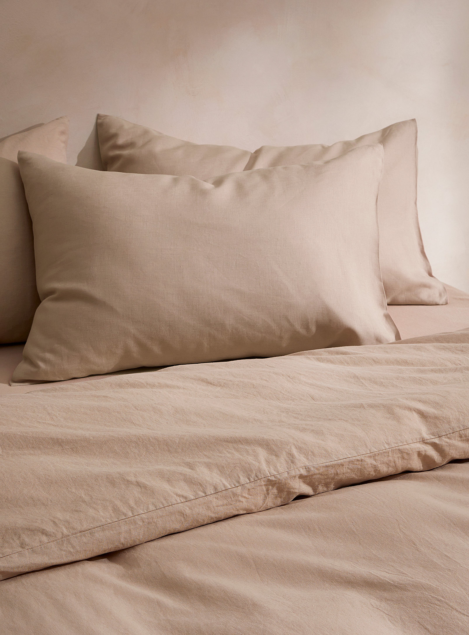 Confetti Mill Pure Linen Pillow Cases Set Of 2 In Ecru/linen