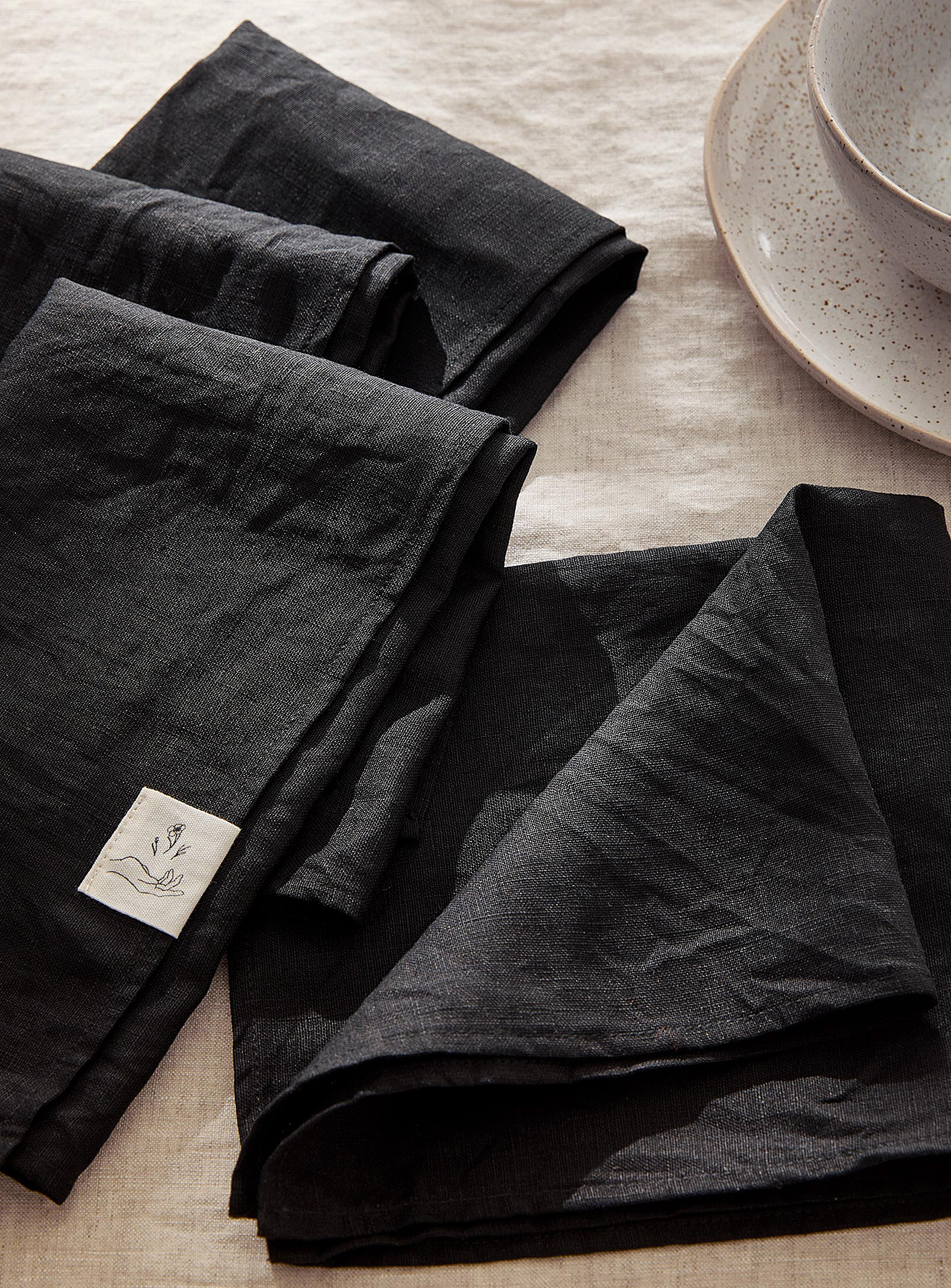 Confetti Mill Natural Linen Napkins Set Of 4 In Black