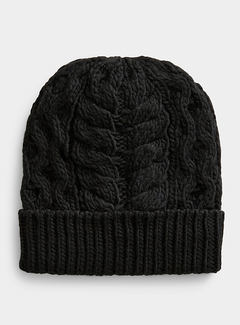 Simons Black Wavy knit tuque for women