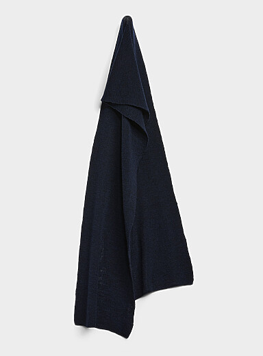 Solid 100% merino wool scarf