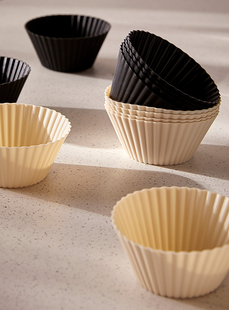 Simons Maison Black Silicone muffin cups Set of 12