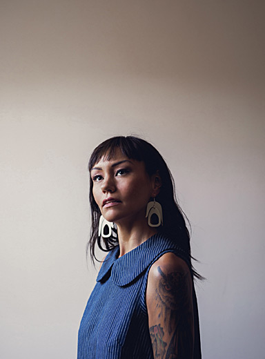 Warren Steven Scott: Les boucles d'oreilles Salish Noir