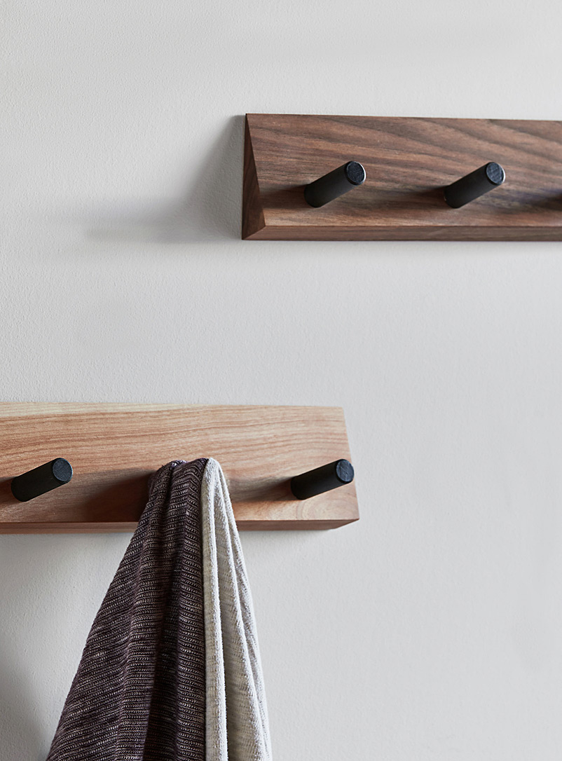 MARdiROS Walnut Pyramid four peg hook wall rack