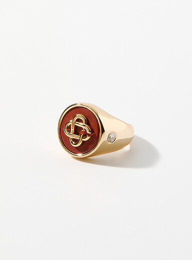 La bague chevali&egrave;re dor&eacute;e jaspe rouge