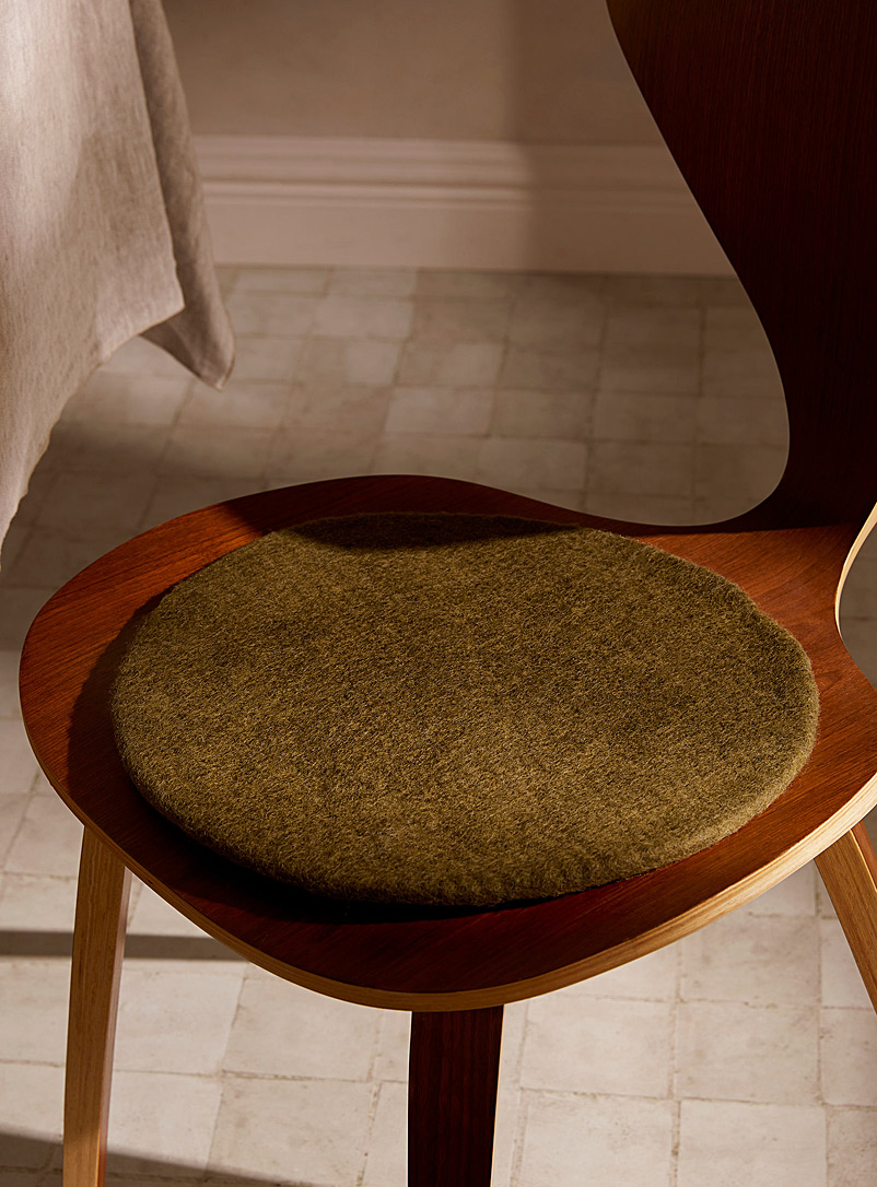 Simons Maison: Le coussin de chaise équitable en laine 35 cm de diamètre Kaki chartreuse