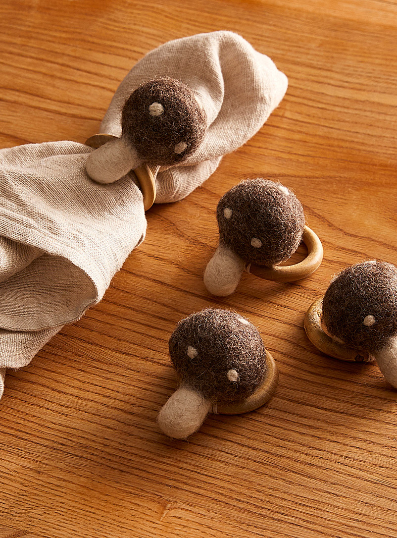 Simons Maison Patterned Brown Small mushrooms napkin rings Set of 4