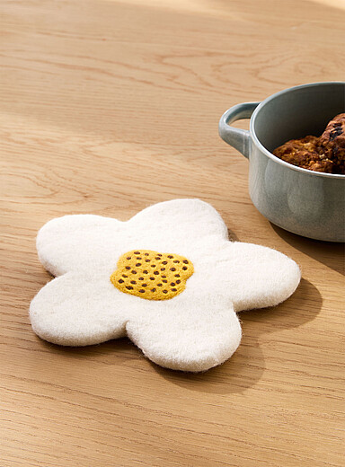 Simons Maison: Le sous-plat en laine fleur blanche Ivoire - Beige cr&egrave;me