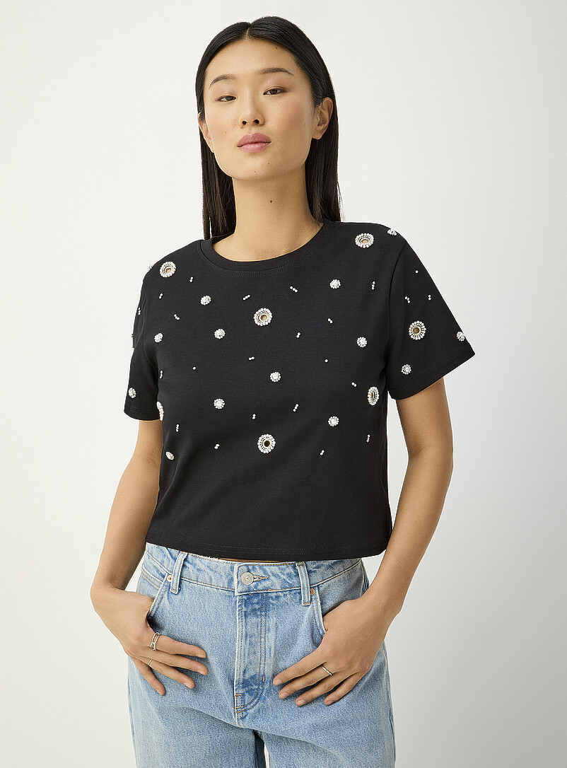 Ic&ocirc;ne: Le t-shirt carr&eacute; perles et &oelig;illets Noir pour femme
