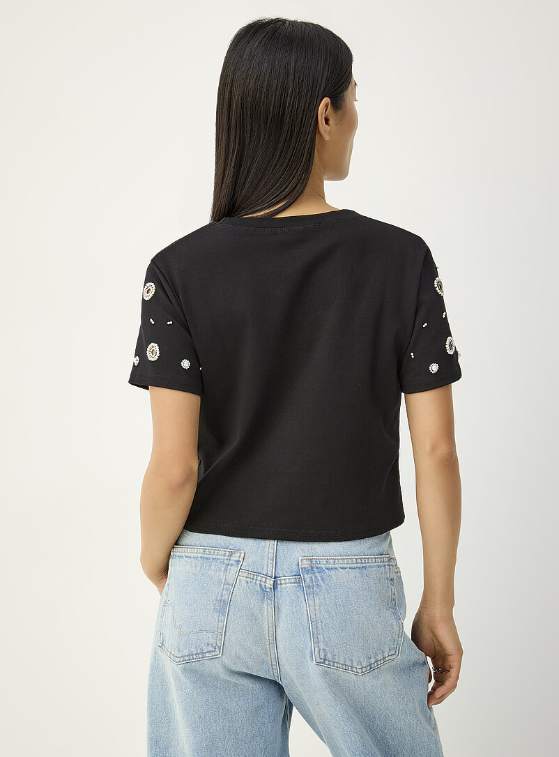 Ic&ocirc;ne: Le t-shirt carr&eacute; perles et &oelig;illets Noir pour femme