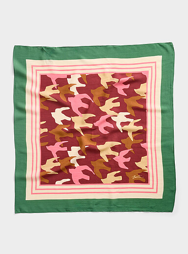 Patterned block square scarf