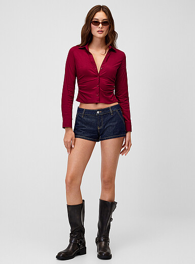 La chemise ajust&eacute;e fronc&eacute;e