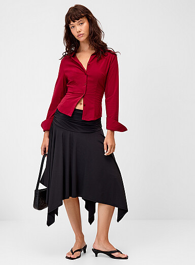 La chemise ajust&eacute;e plis verticaux