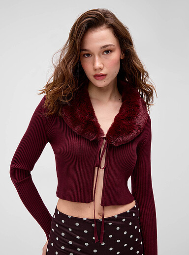 Twik: Le cardigan col amovible fausse fourrure Bourgogne pour femme