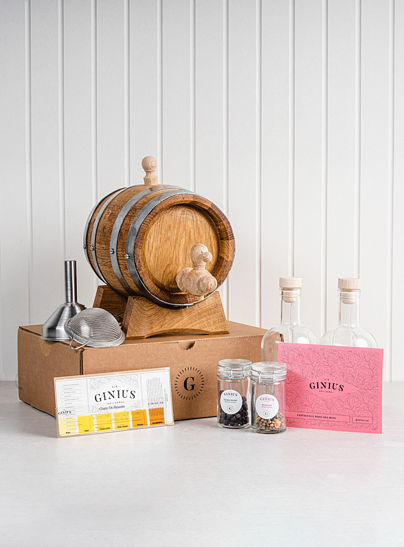 Ginius: L'ensemble barrique et aromates pour gin artisanal Rose des bois Assorti
