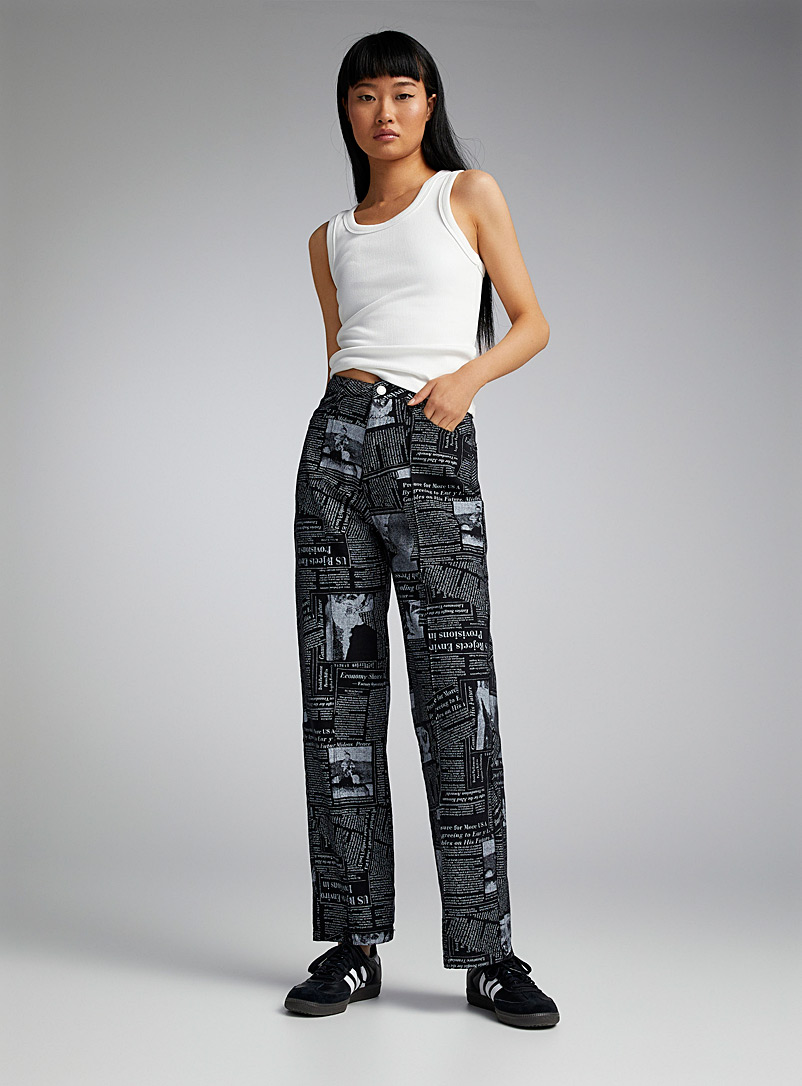 Twik: Le jean droit taille haute imprimé éclaté Blanc et noir pour femme