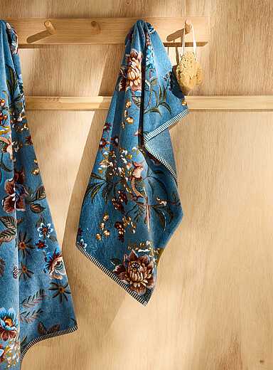 Pip Studio: La serviette &agrave; main pur coton florales bleue Bleu &agrave; motifs