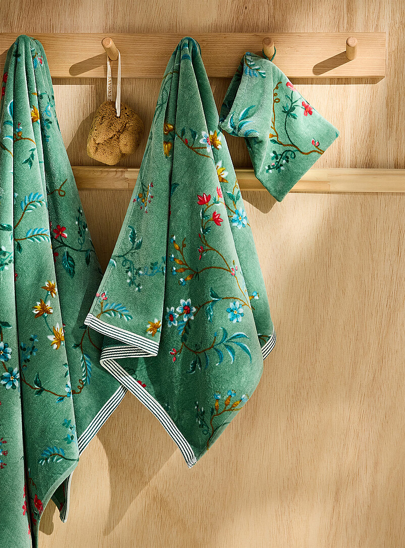 Green floral pure cotton hand towel product image 3