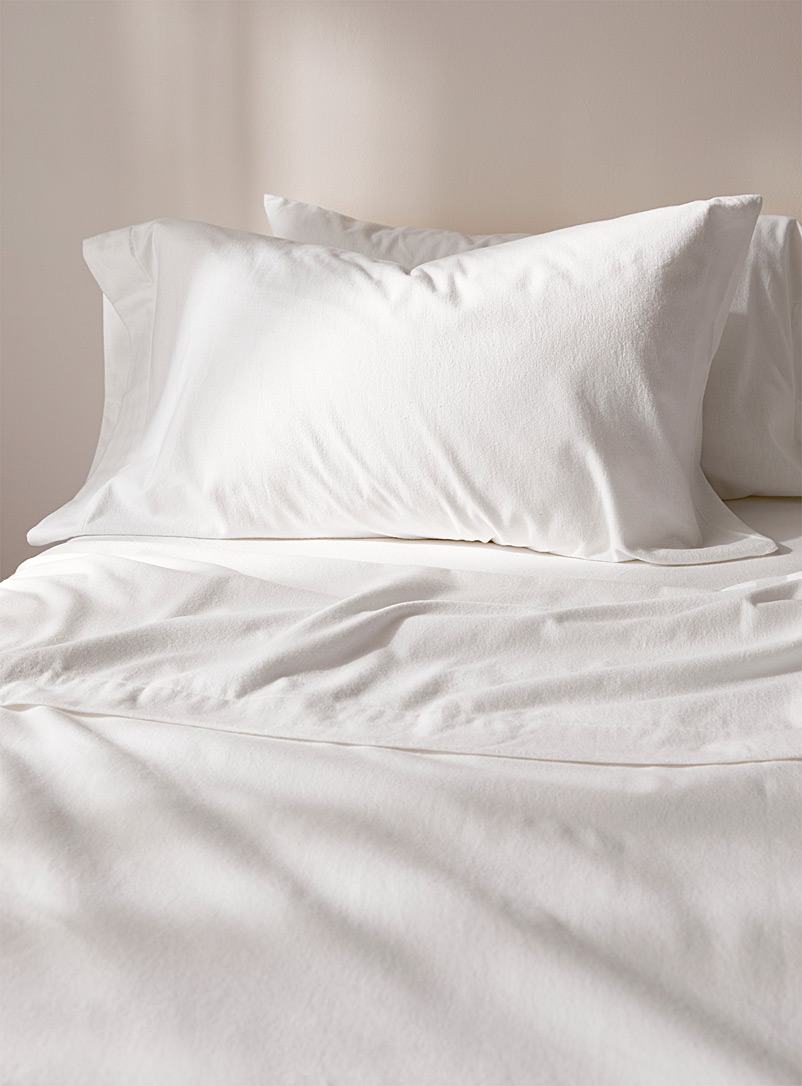 Simons Maison White Deluxe flannel sheet Fits mattresses up to 15 in