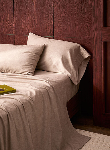 Le drap finette de luxe chin&eacute; <b>Importation exclusive d'Allemagne</b> Pour matelas jusqu'&agrave; 15 po
