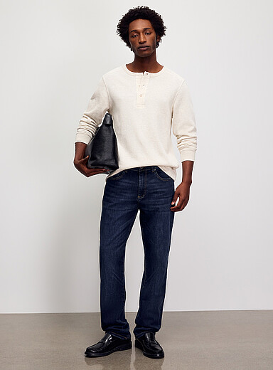 Le jean bleu fonc&eacute; Russell <b>Coupe droite &eacute;troite</b>