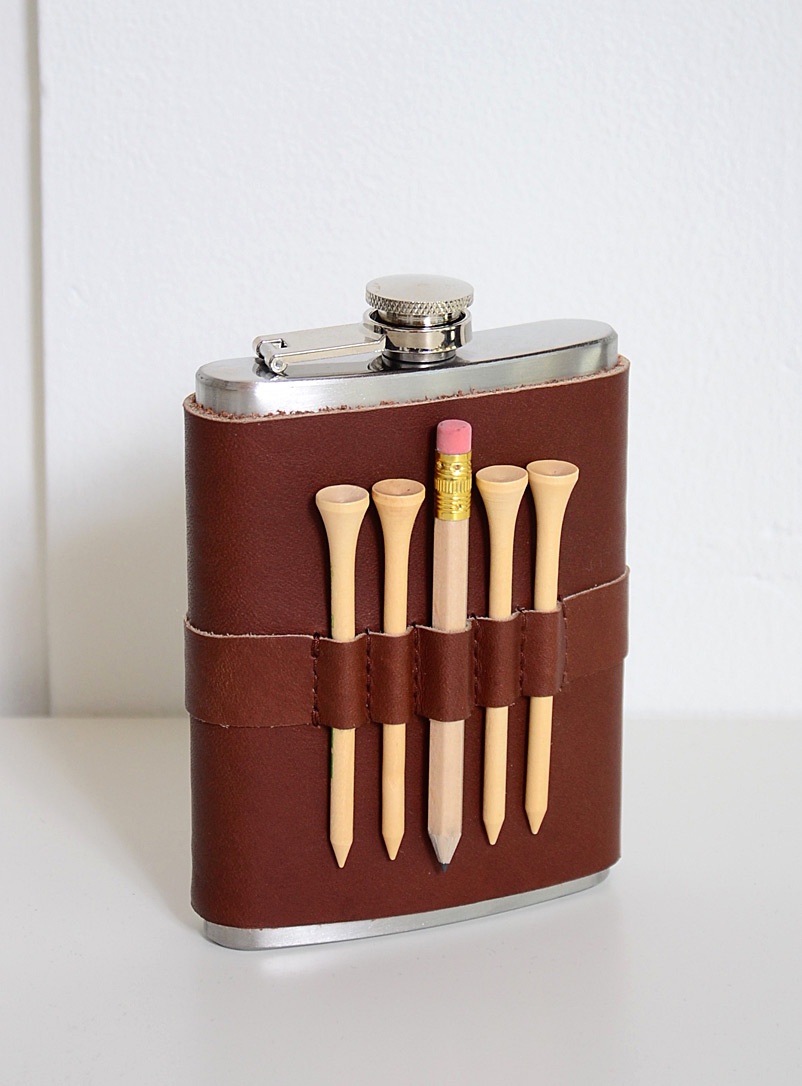 Atelier Chalet Brown Golfer's flask Includes 4 tees and a pencil