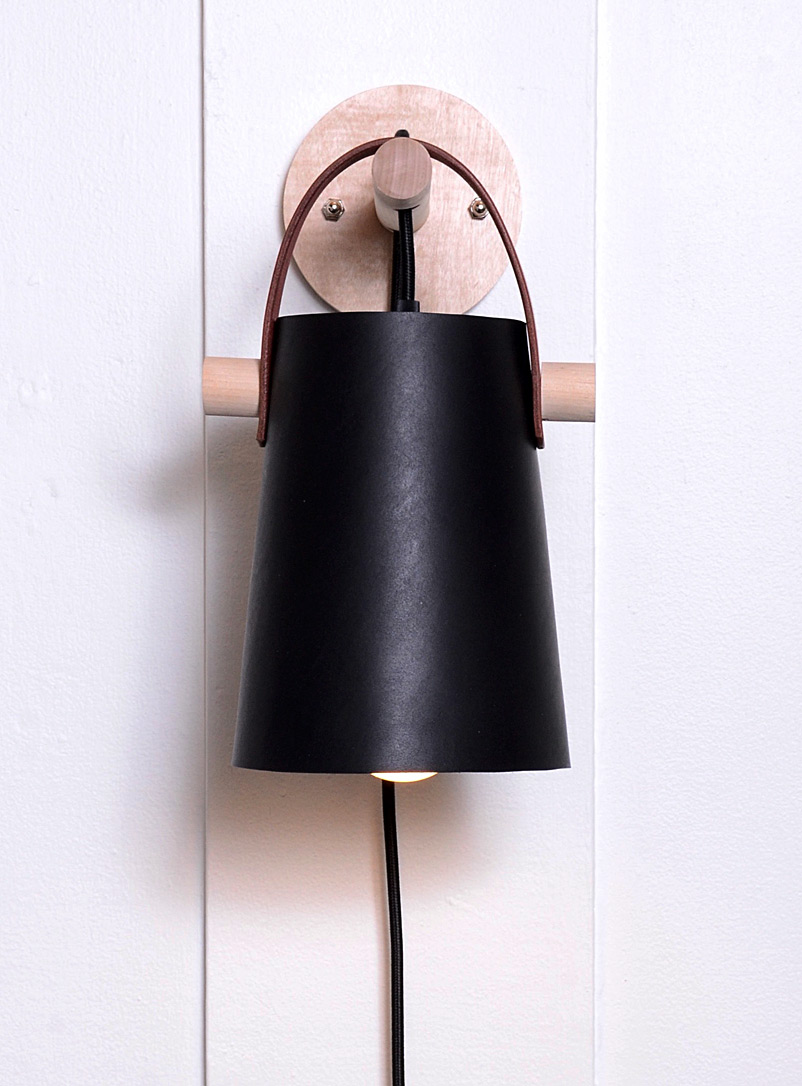 Atelier Chalet Black Pluggable leather lantern sconce