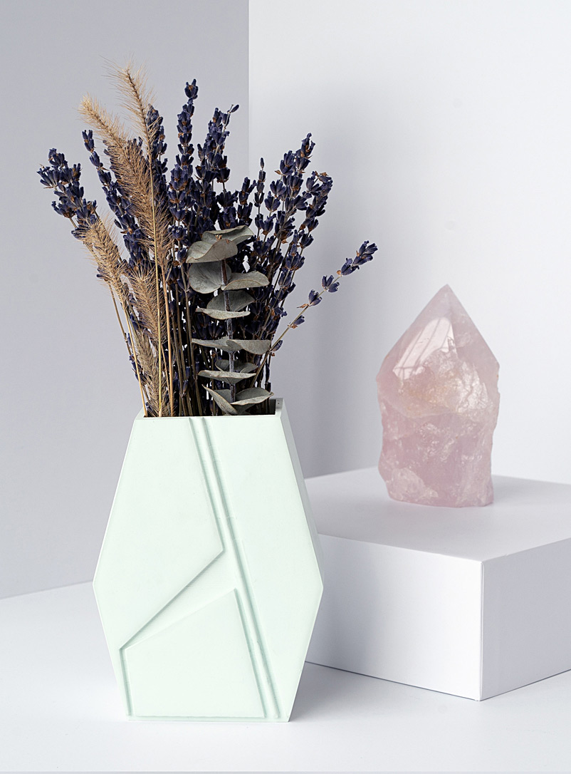 Collage Studio: Le petit vase angles bruts 13,3 cm de hauteur Vert pâle-lime