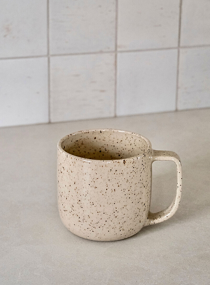 JAW Pottery: La tasse gr&egrave;s mouchet&eacute; &Eacute;cru &agrave; motifs