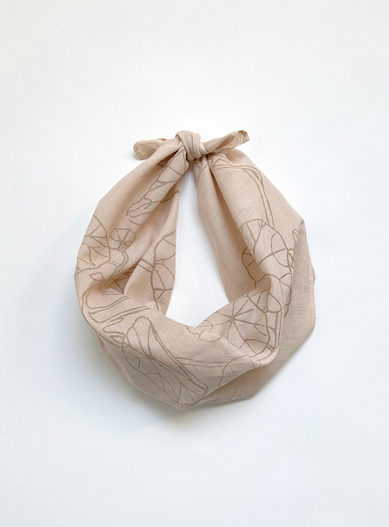 Tania Love: Le foulard bandana capucines Beige assorti