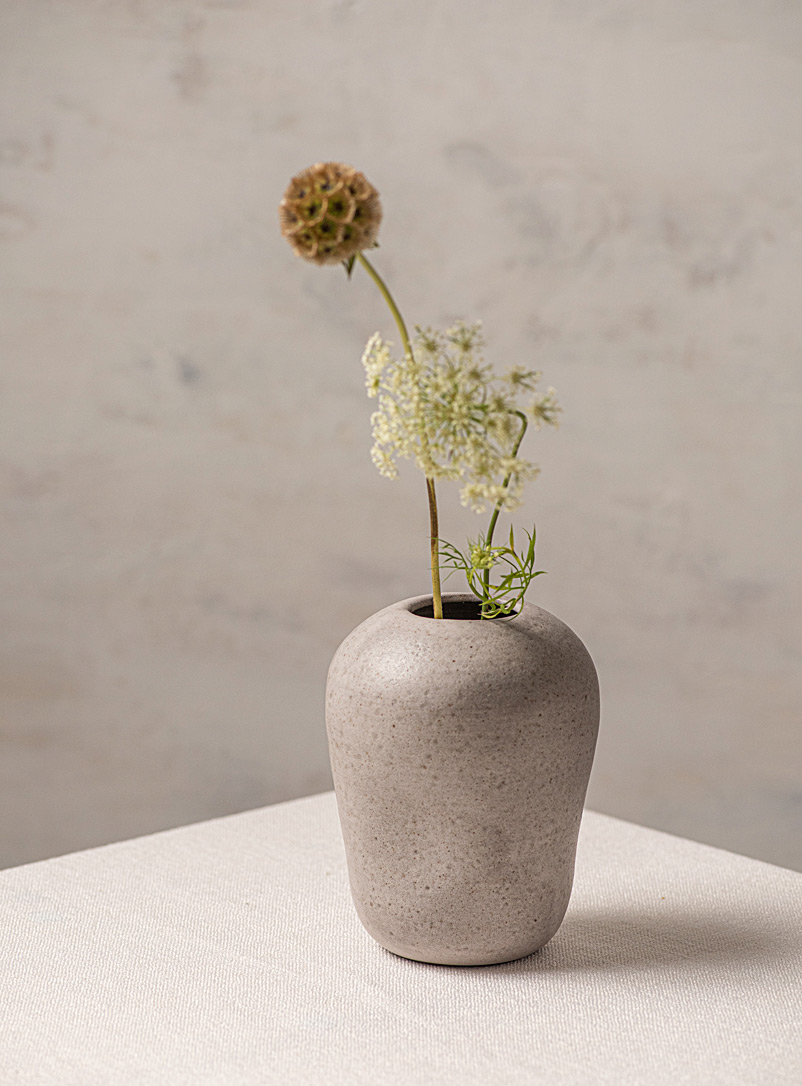 Roxane Charest céramique Grey Large minimalist vase 16 cm tall