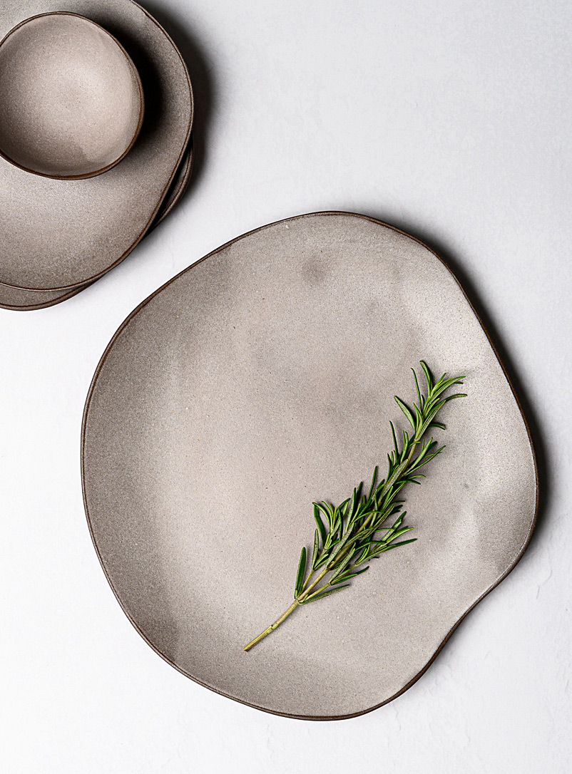 Roxane Charest céramique Grey Large meander stoneware plate
